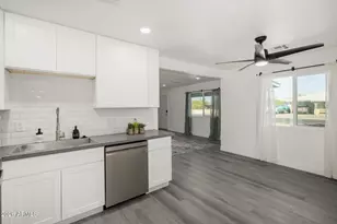 3030 N 38th Dr, Phoenix, AZ 85019 - Photo 11