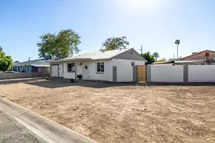3030 N 38th Dr, Phoenix, AZ 85019 - Photo 3
