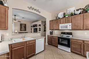 21563 N Greenway Rd, Maricopa, AZ 85138 - Photo 17