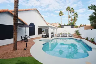 10367 E Wood Dr, Scottsdale, AZ 85260 - Photo 13