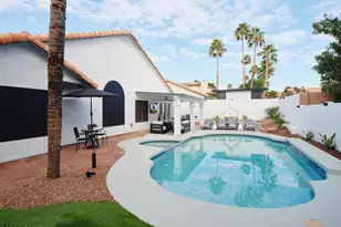 10367 E Wood Dr, Scottsdale, AZ 85260 - Photo 13