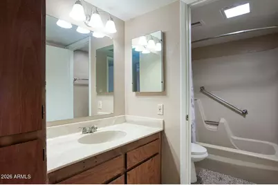 3033 E Devonshire Avenue #Unit 3032, Phoenix, AZ 85016 - Photo 5