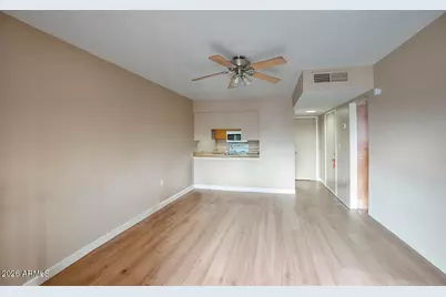 3033 E Devonshire Avenue #Unit 3032, Phoenix, AZ 85016 - Photo 1