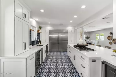 5231 N 42nd Place, Phoenix, AZ 85018 - Photo 13