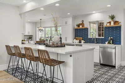 5231 N 42nd Place, Phoenix, AZ 85018 - Photo 3