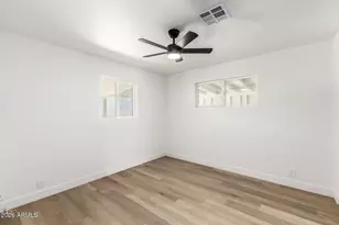 335 W Vineyard Rd, Phoenix, AZ 85041 - Photo 25