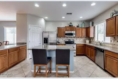 3519 E Pinot Noir Avenue, Gilbert, AZ 85298 - Photo 5