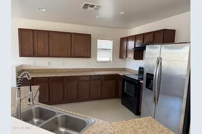 18363 N Betty Court, Maricopa, AZ 85138 - Photo 5