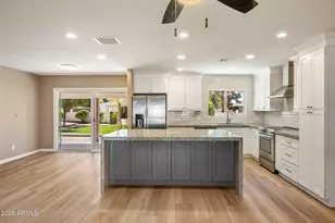 2035 W Waltann Ln, Phoenix, AZ 85023 - Photo 11