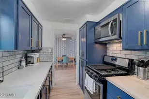 214 E Alice Ave, Phoenix, AZ 85020 - Photo 9