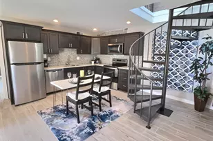 9202 N 6th St, Phoenix, AZ 85020 - Photo 1