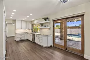 312 E Brook Hollow Dr, Phoenix, AZ 85022 - Photo 9