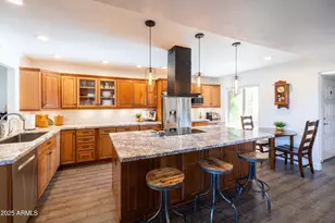 5442 S Hurricane Ct, Tempe, AZ 85283 - Photo 9