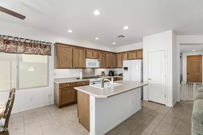 860 E La Costa Place, Chandler, AZ 85249 - Photo 17