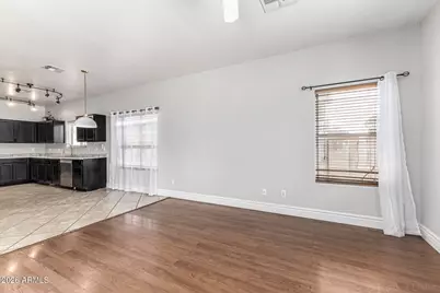 7205 W Sunderland Avenue, Phoenix, AZ 85033 - Photo 9