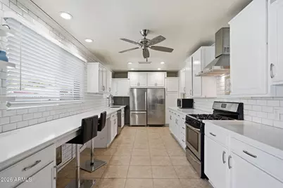 13201 N 24th Avenue, Phoenix, AZ 85029 - Photo 9