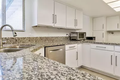 1921 E Gemini Drive, Tempe, AZ 85283 - Photo 9