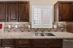 19019 N 83rd Ln, Peoria, AZ 85382 - Photo 11