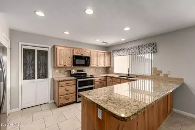 15810 N 30th Drive, Phoenix, AZ 85053 - Photo 13