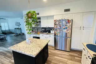 1729 E Brookwood Ct, Phoenix, AZ 85048 - Photo 9