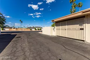10921 W Coggins Dr, Sun City, AZ 85351 - Photo 7