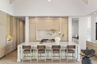 4220 N 57th Pl, Phoenix, AZ 85018 - Photo 15