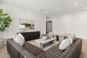 4220 N 57th Pl, Phoenix, AZ 85018 - Photo 25