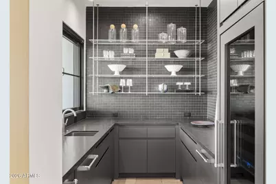 4220 N 57th Place, Phoenix, AZ 85018 - Photo 15