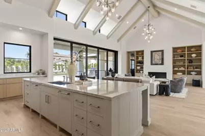 4220 N 57th Place, Phoenix, AZ 85018 - Photo 9