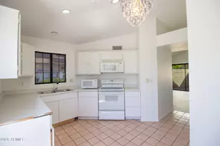 2046 W Columbine Dr, Phoenix, AZ 85029 - Photo 9