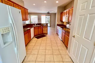 16452 W Century Plant Dr, Surprise, AZ 85387 - Photo 11