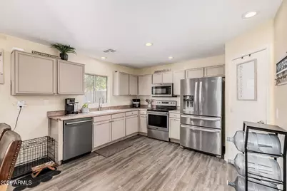 12842 W Dreyfus Drive, El Mirage, AZ 85335 - Photo 11