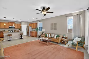 18440 W Surprise Farms Loop N, Surprise, AZ 85388 - Photo 9