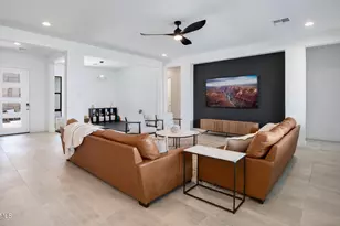 812 E Summerside Rd, Phoenix, AZ 85042 - Photo 9