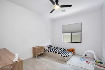 812 E Summerside Road, Phoenix, AZ 85042 - Photo 35