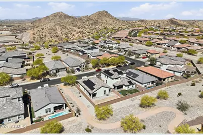 8677 S 165th Avenue, Goodyear, AZ 85338 - Photo 33