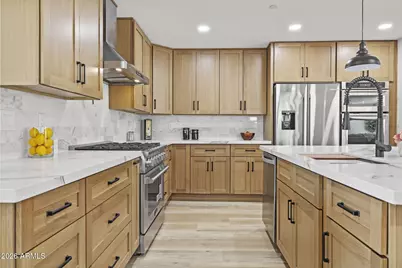 8632 E Highland Avenue, Scottsdale, AZ 85251 - Photo 5