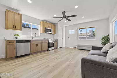 8632 E Highland Avenue, Scottsdale, AZ 85251 - Photo 39