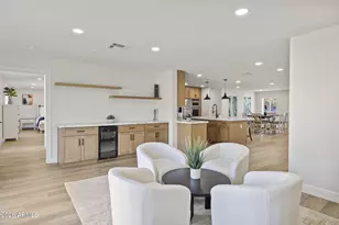 8632 E Highland Ave, Scottsdale, AZ 85251 - Photo 15