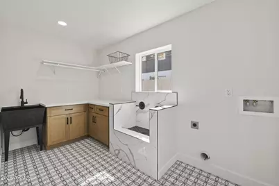 8632 E Highland Avenue, Scottsdale, AZ 85251 - Photo 23