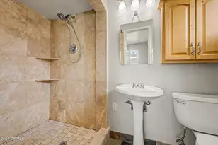 4237 N 34th Pl, Phoenix, AZ 85018 - Photo 21