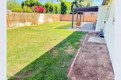 4237 N 34th Place, Phoenix, AZ 85018 - Photo 1