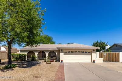 5132 W Echo Lane, Glendale, AZ 85302 - Photo 1