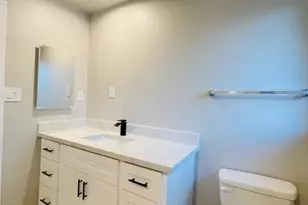 1704 E Pickrell Dr, Phoenix, AZ 85042 - Photo 17