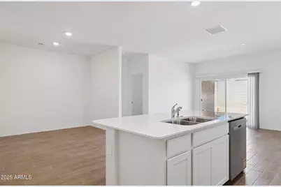 18448 W Buckskin Trail, Wittmann, AZ 85361 - Photo 11