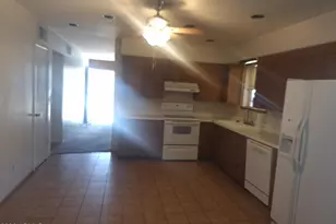 8123 N 41st Dr, Phoenix, AZ 85051 - Photo 5