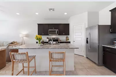 1827 W Stanton Avenue, Apache Junction, AZ 85120 - Photo 9