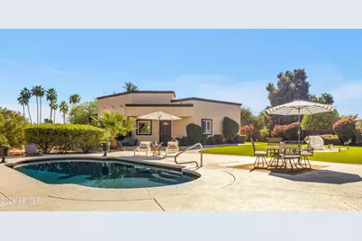 8611 E Jenan Drive, Scottsdale, AZ 85260 - Photo 11