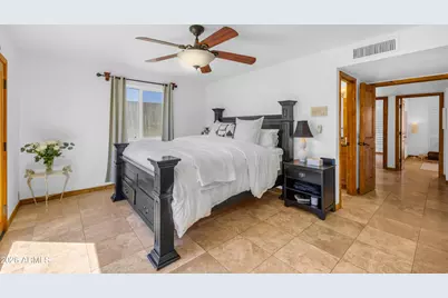 8611 E Jenan Drive, Scottsdale, AZ 85260 - Photo 7