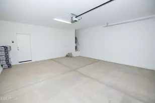 8437 W Medlock Dr, Glendale, AZ 85305 - Photo 21